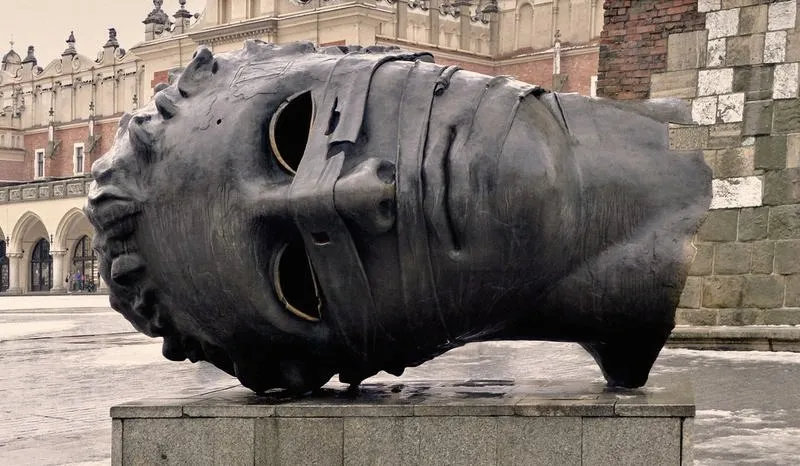 Igor Mitoraj rzeźby: Zrozum piękno i głębię monumentalnych dzieł