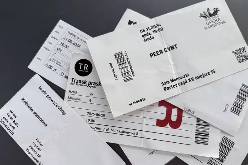 Jak zaoszczędzić na biletach teatr: Praktyczne porady na uniknięcie przepłacania za najlepsze spektakle