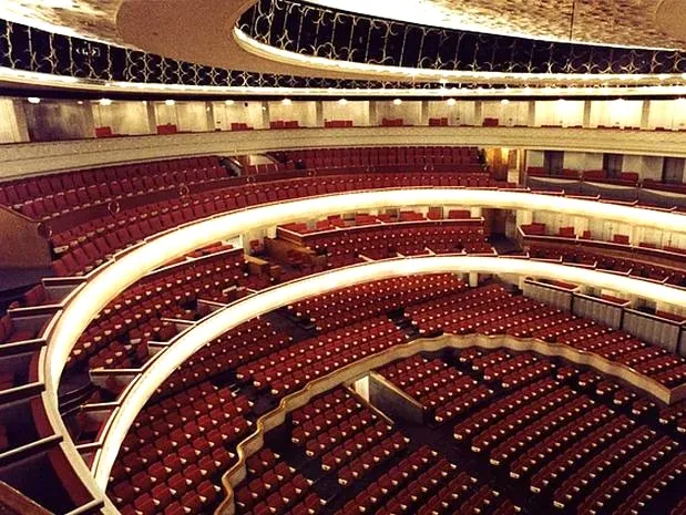 Kasy Teatru Wielkiego: Jak łatwo kupić i zwrócić bilety?