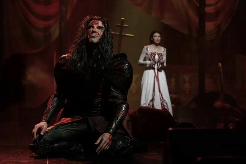 Odkryj różnorodność spektakli w teatrach muzycznych – jakie dzieła warto zobaczyć?