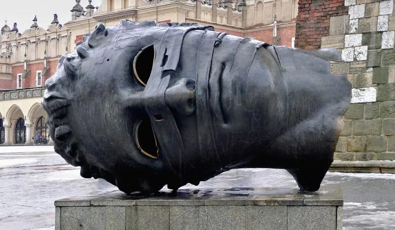 Odkryj tajemnice Icara w Valle dei Templi Mitoraj i zachwyć się jego rzeźbami