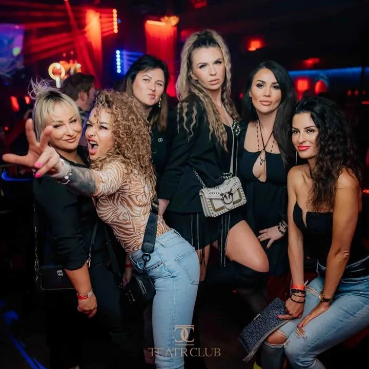 Odkryj Teatr Club Łódź: Imprezy, Rezerwacje i Dress Code na Wyjątkowe Wieczory