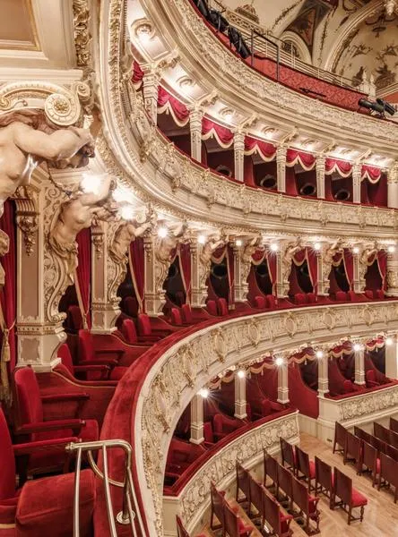 Scenografia i kostiumy