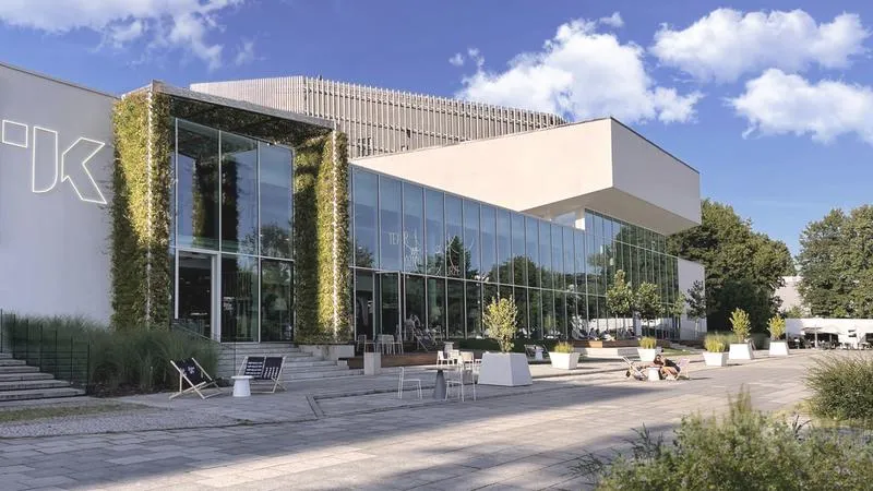 Teatr zasady savoir-vivre'u